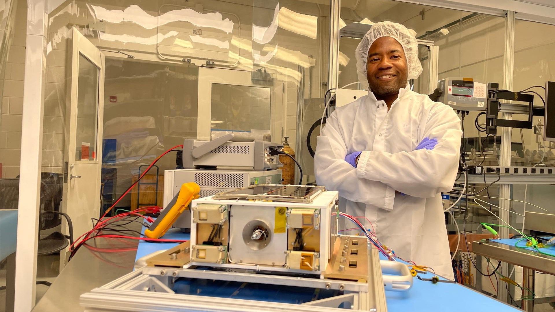 NASA испытала CubeSat с двумя двигателями и одним баком: зачем нужен ASCENT